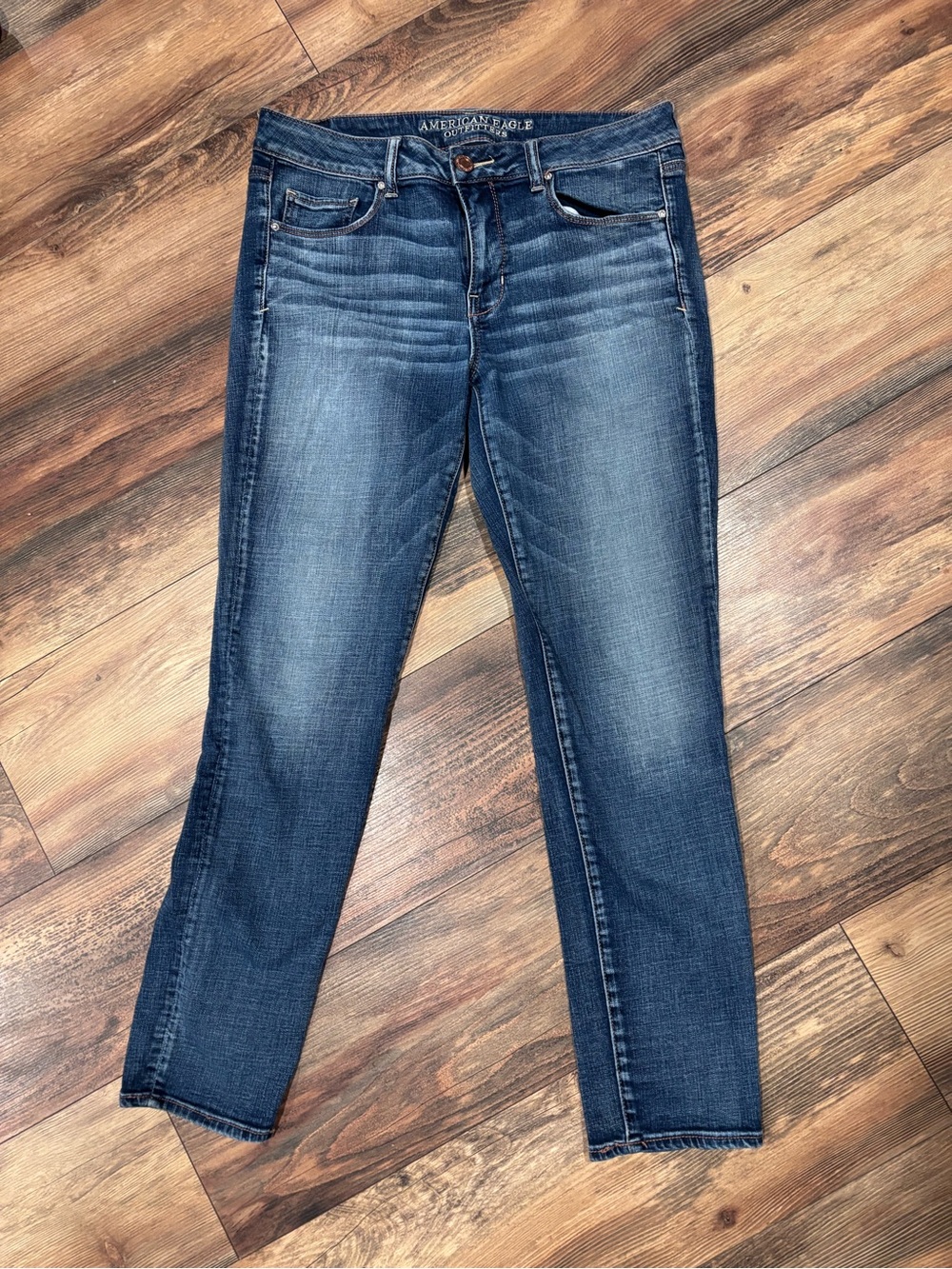 American Eagle Outfitters Women’s Straight Leg Dark Blue Jeans